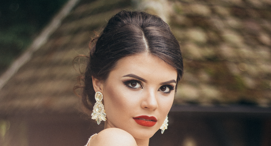 Makeup and Hair Trends for the Fall 2023 Bride. Mobile Image